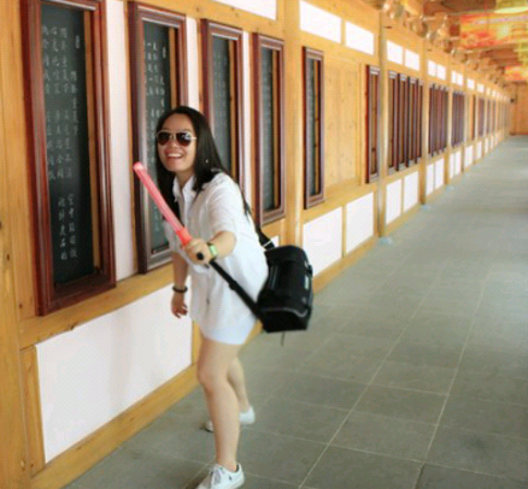赵凌——在苏州某地旅行照