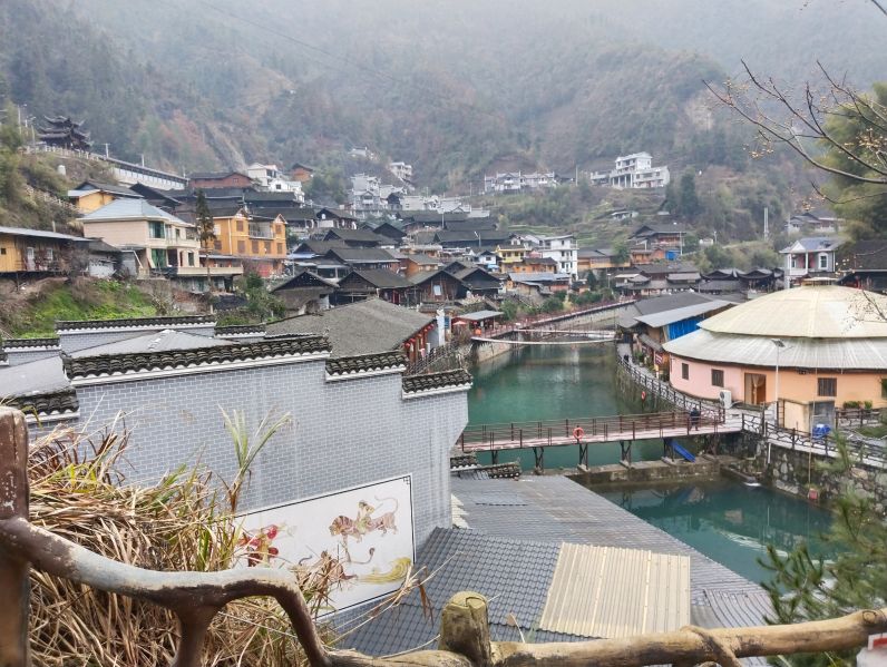 傅芷莹同学在苗寨之旅中拍下的寨子一角