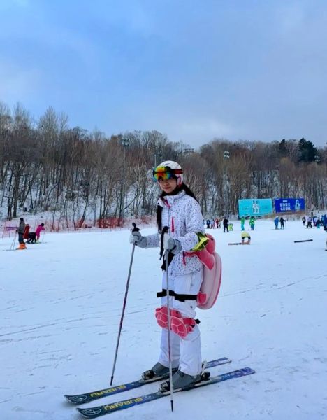 在东北体验滑雪